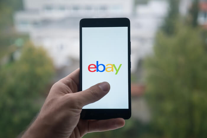 Ebay-Logo auf einem Handy-Screen