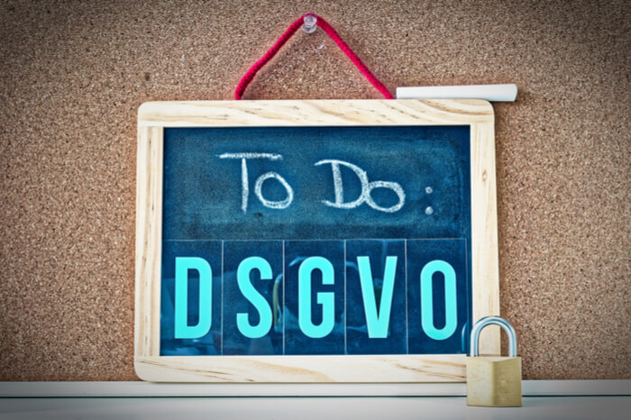 DSGVO-Schriftzug auf Tafel