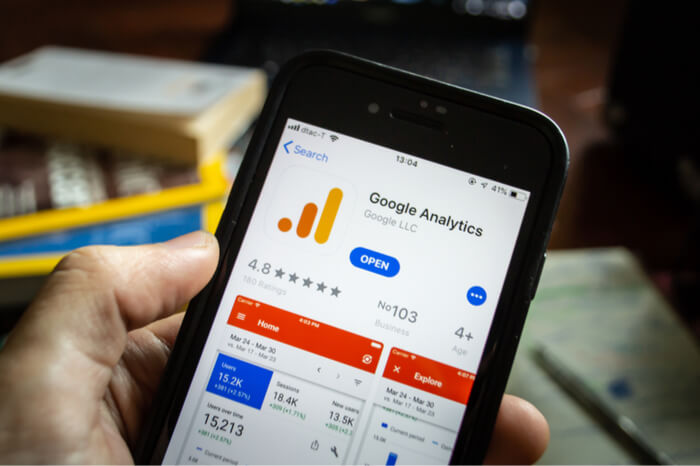 Geöffnetes Google Analytics auf Smartphone