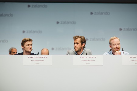 Zalando Vorstandsmitglieder bei der ersten Hauptversammlung 2015. (v.l.n.r.: David Schneider, Robert Gentz, Rubin Ritter)