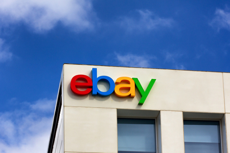Ebay Logo am Gebäude