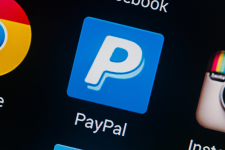 Paypal Icon auf einem Smartphone