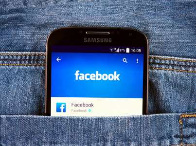 Facebook auf Smartphone-Display