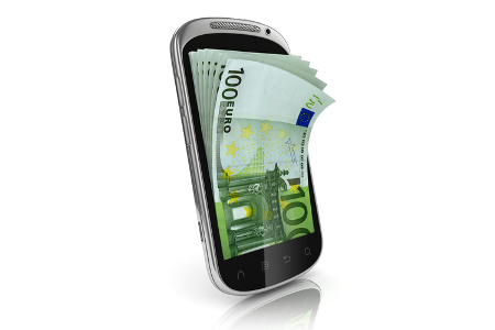 Smartphone mit Geldscheinen im Display