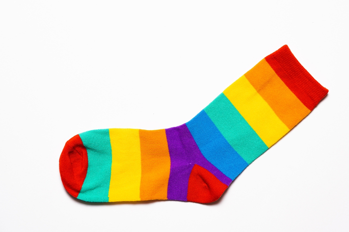Socke in Regenbogenfarben