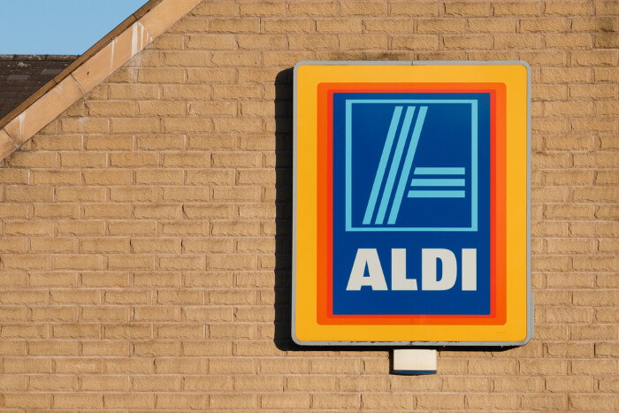 Aldi Firmen-Logo an Hauswand