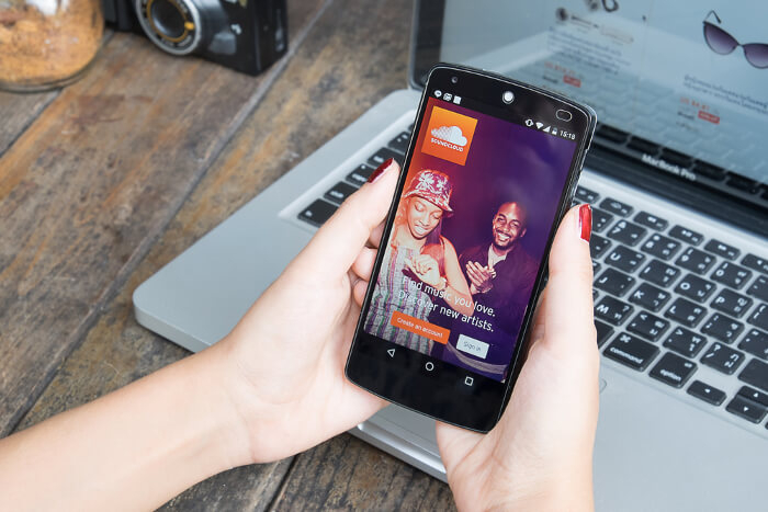 Dienst von SoundCloud auf Smartphone-Display