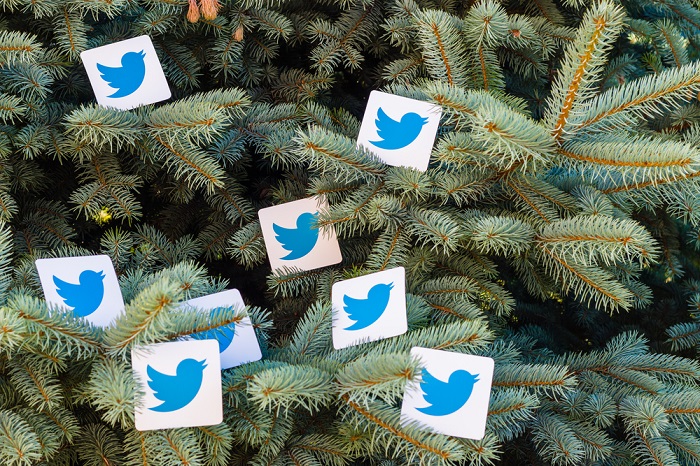 Twitter-Logos am Weihnachtsbaum