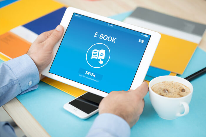 E-Book Konzept auf Tablet