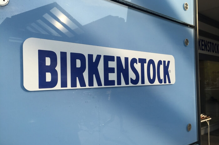 Birkenstock-Schild