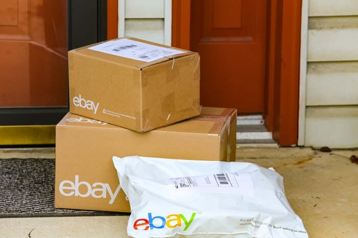 Pakete von Ebay vor der Haustür