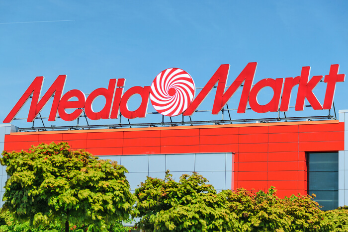 MediaMarkt Logo im Grünen