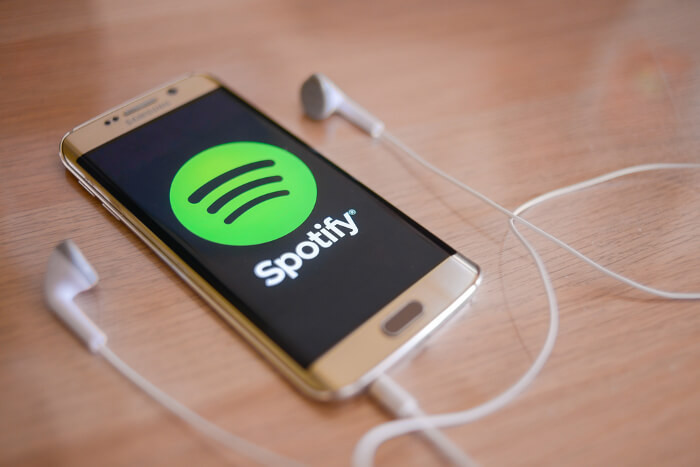Spotify-Logo auf einem Smartphone-Display