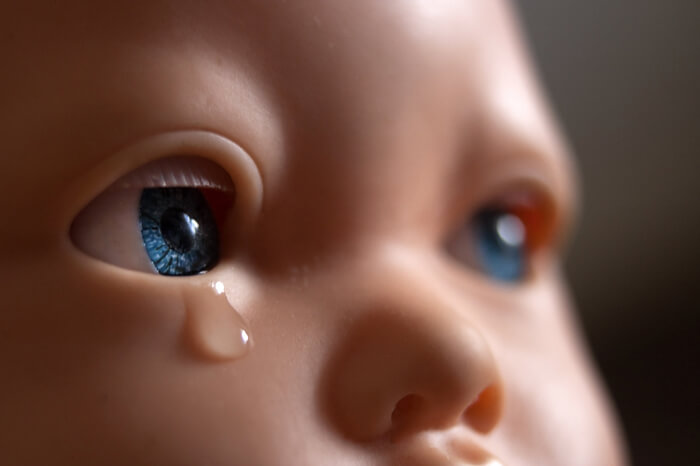 Weinende Puppe