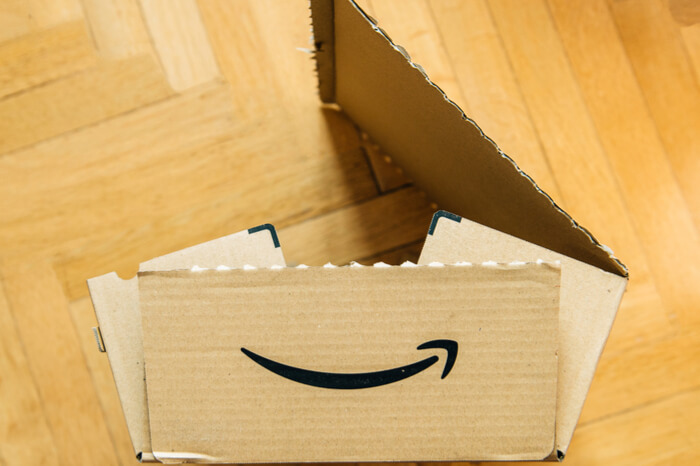Geöffnetes Amazon Paket