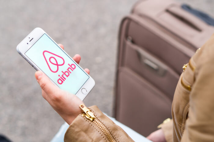 Airbnb auf Smartphone