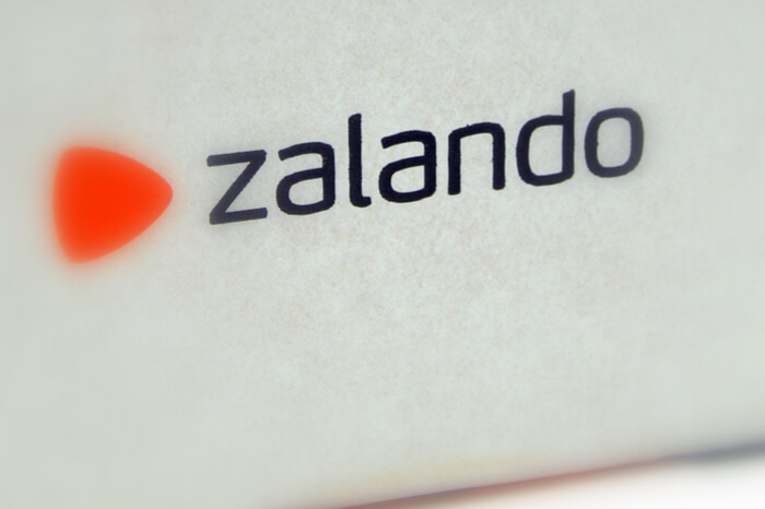 Zalando-Logo auf einem Paket