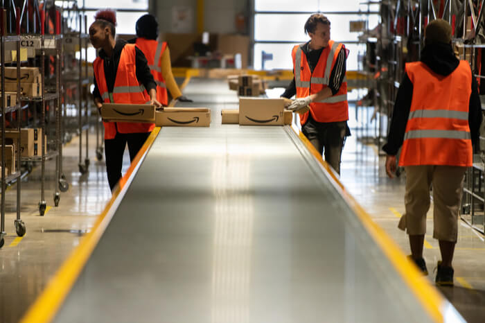 Amazon-Mitarbeiter in der Logistik