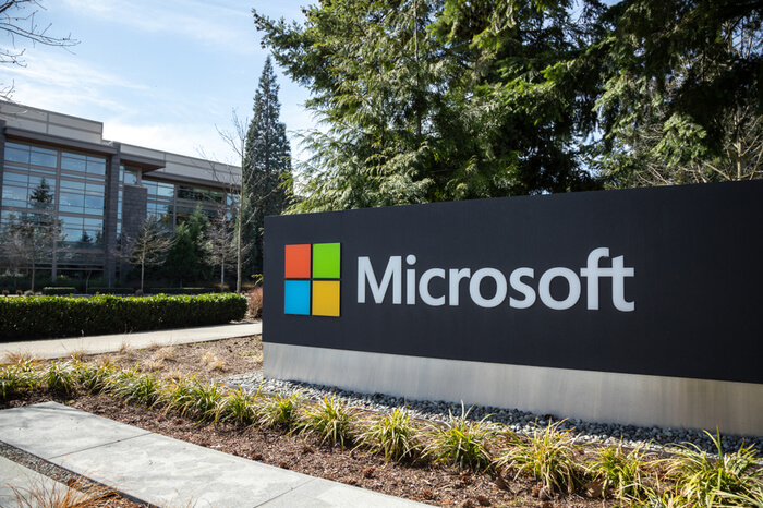 Microsoftschild vor Hauptsitz