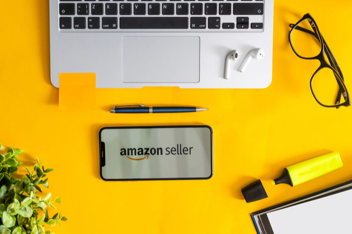 Laptop und Handy mit Amazon Seller