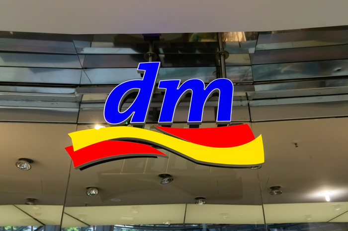 Dm Logo an Geschäft