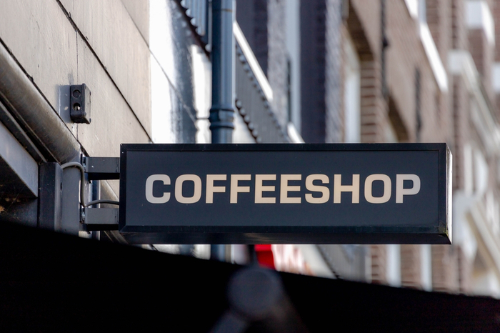 Ladenschild eines Coffeeshops in Amsterdam
