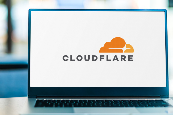 Cloudflare auf Laptop