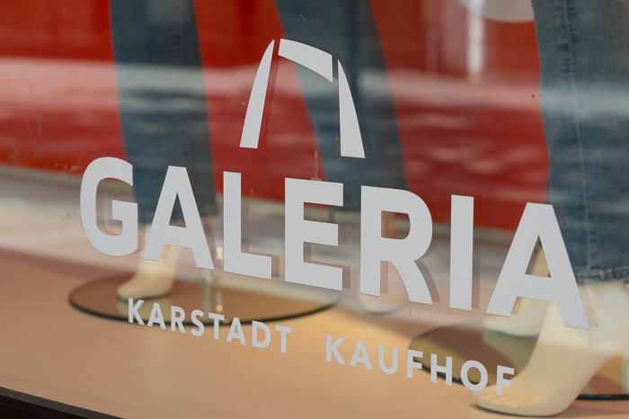 Logo Galeria Karstadt Kaufhof an Schaufenster