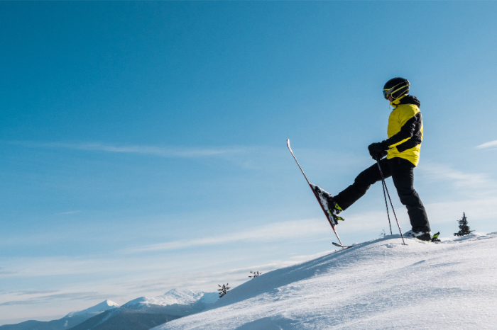 Panoramaaufnahme eines Skifahrers