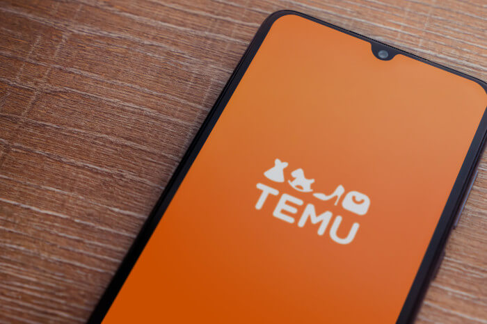Temu Logo auf Smartphone