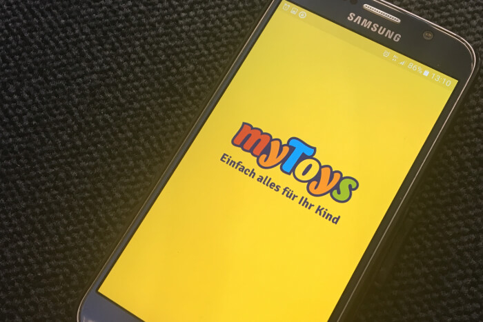 Neue MyToys-App auf Handy-Bildschirm