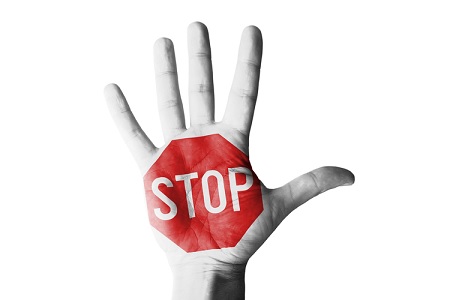 Hand mit Stop-Zeichen