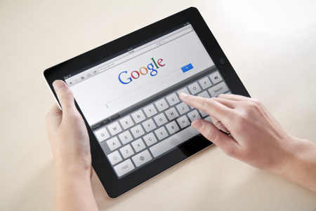 Google Logo auf Tablet PC