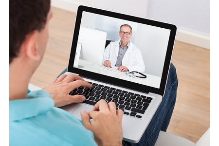Arzt im Video-Chat