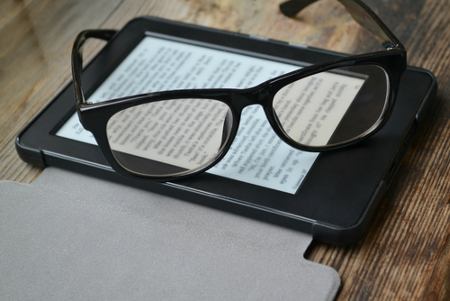 E-Book und Brille