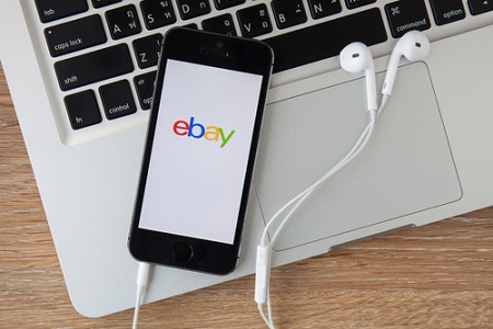 Ebay logo auf Smartphone