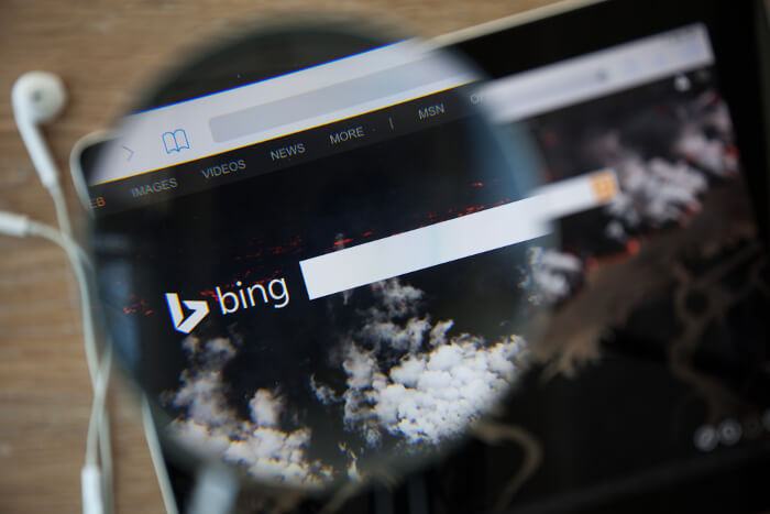 Bing-Logo auf Bildschirm