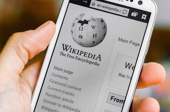 Wikipedia auf einem Smartphone