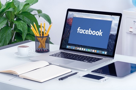 Facebook-Laptop