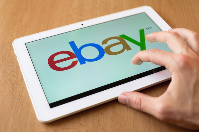 Ebay-Logo auf einem Tablet