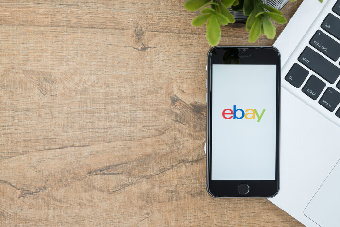 Ebay-Logo auf Handy-Screen