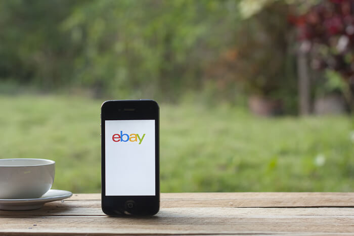 Ebay-Logo auf Handy-Display