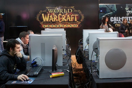 Spieler spielen World of Warcraft